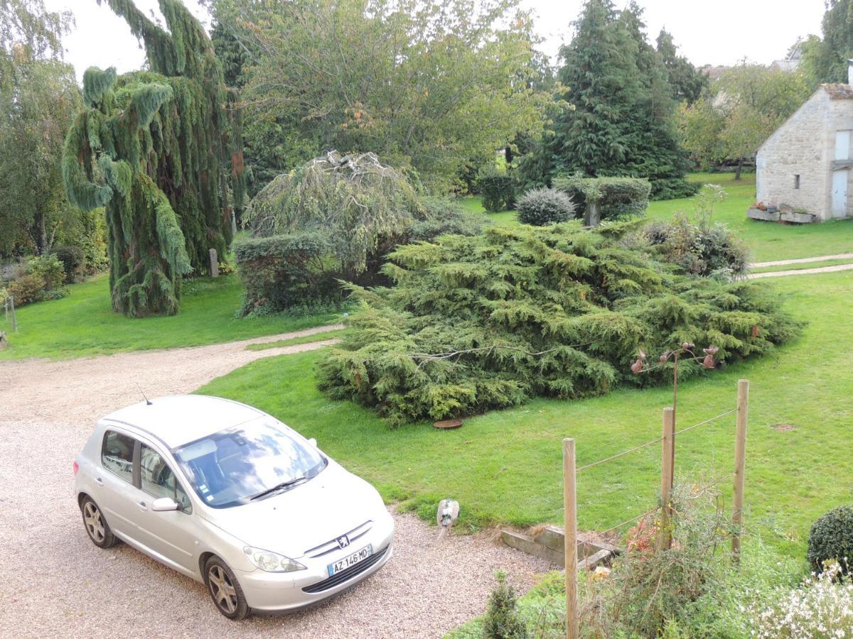 Bed and Breakfast La Ferme Du Bourg Eraines Екстер'єр фото